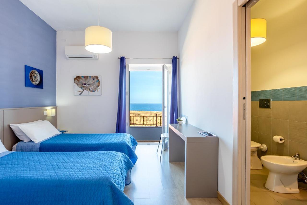 Appartamento Moderno Con Vista Mare Castelsardo Luaran gambar